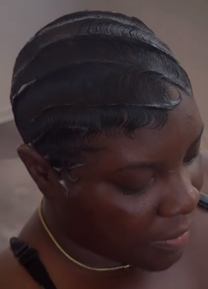 Shampoo & Fingerwaves at Chop Hunter in Detroit, MI