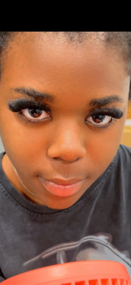 Lash Cluster at BE’STYLASH LASHES in Indianola, MS