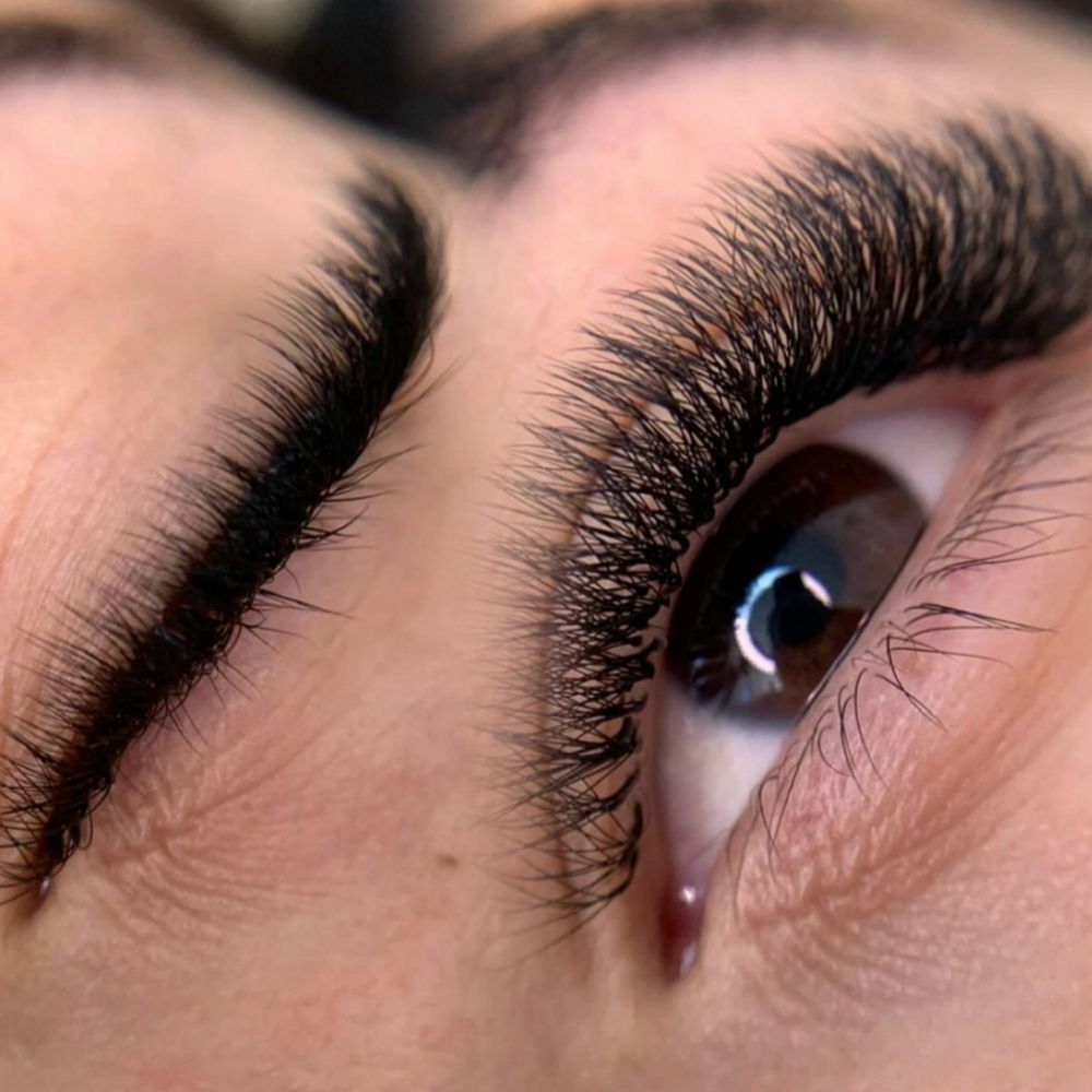 Hybrid/YY Full set at Love Me Lashes – Luxury Lashes & Hair in Clermont, FL