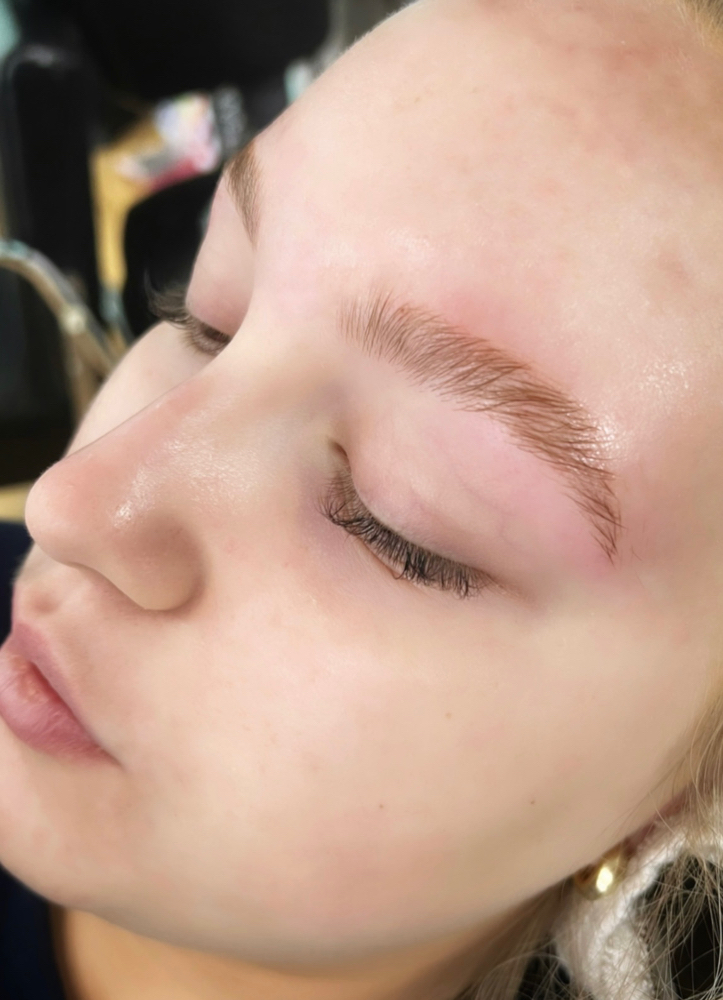 Brow Lamination & Tint
