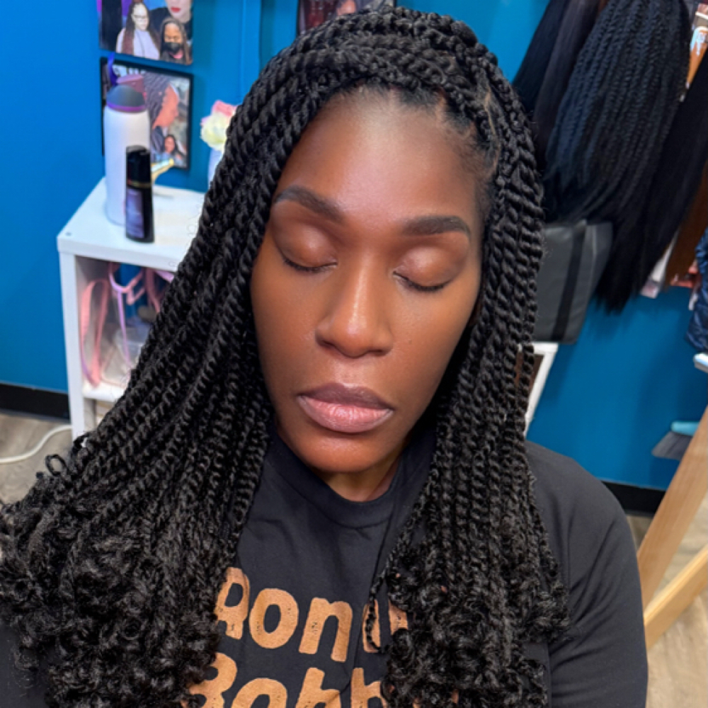 Smedium Kinky Knotless Twists at Hair By Alexicia LLC in Brandywine, MD