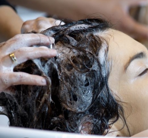 10 Minute Scalp Massage And Shampoo