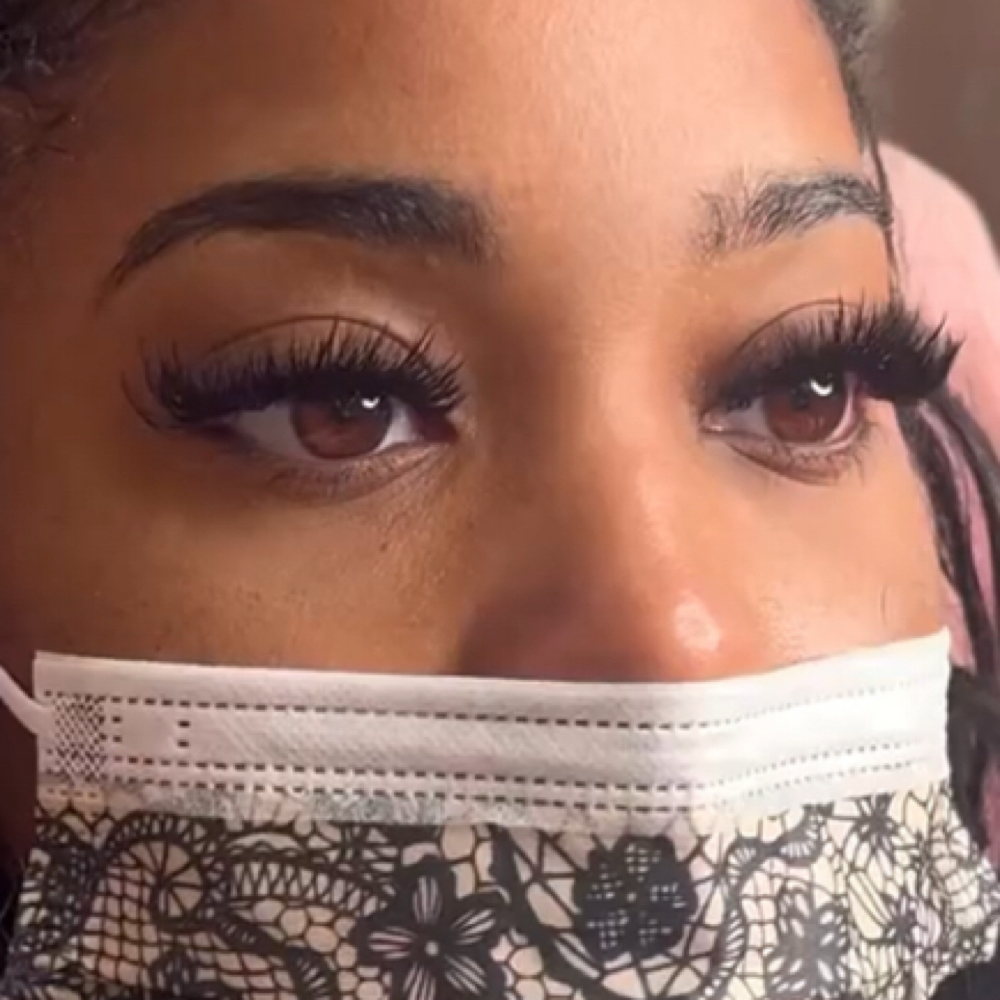 Volume Lash Extension Full Set at GiaRo’s Brows & Blinkers in Pittsburgh, PA