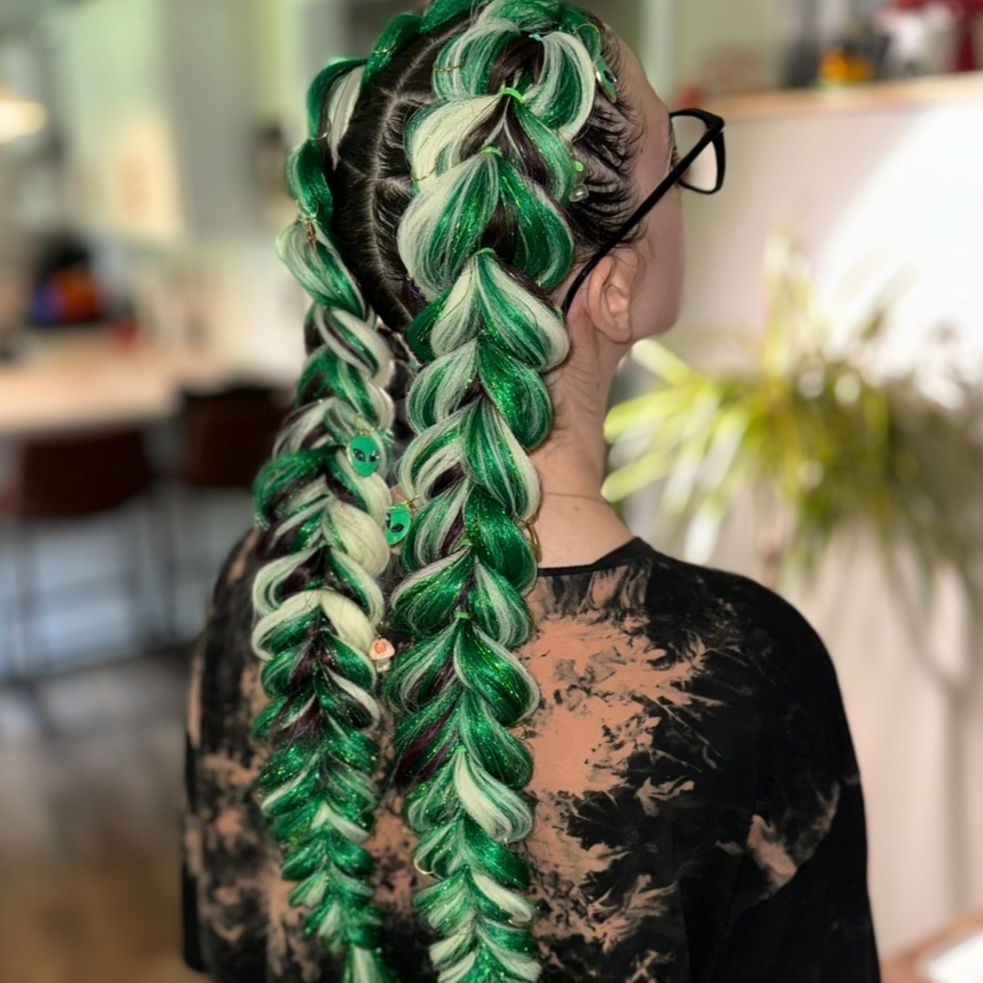 Regular pull thru festival braid at Glam Up