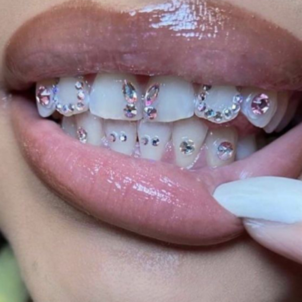 Long Tooth Gem Session at Angelena’s Beautique🤍 in Post Falls, WA