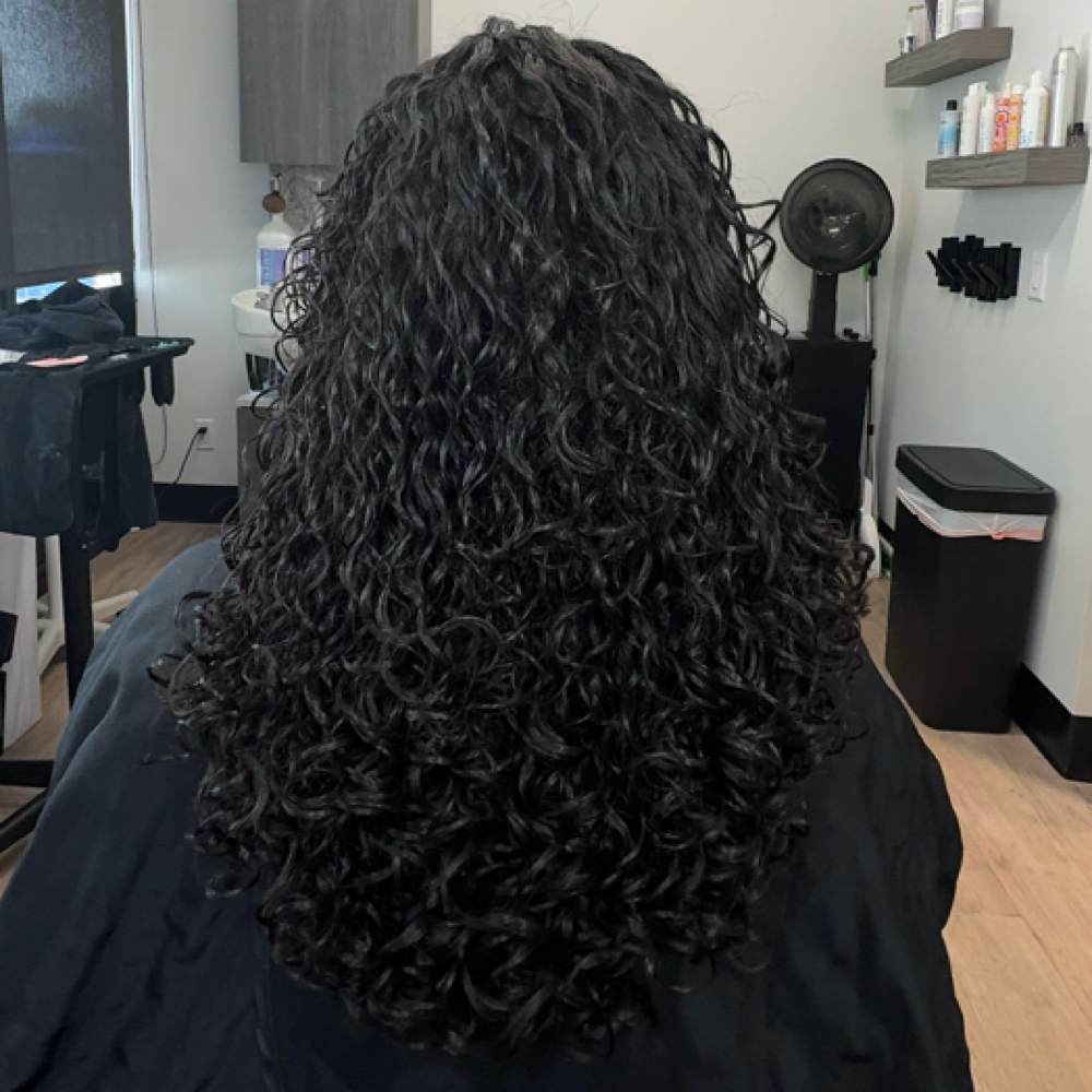 RETURN - CURLY CUT & STYLE