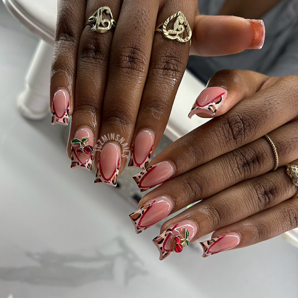 Medium Nails (4-5 magnets) at jczminsnails in Los Angeles, CA
