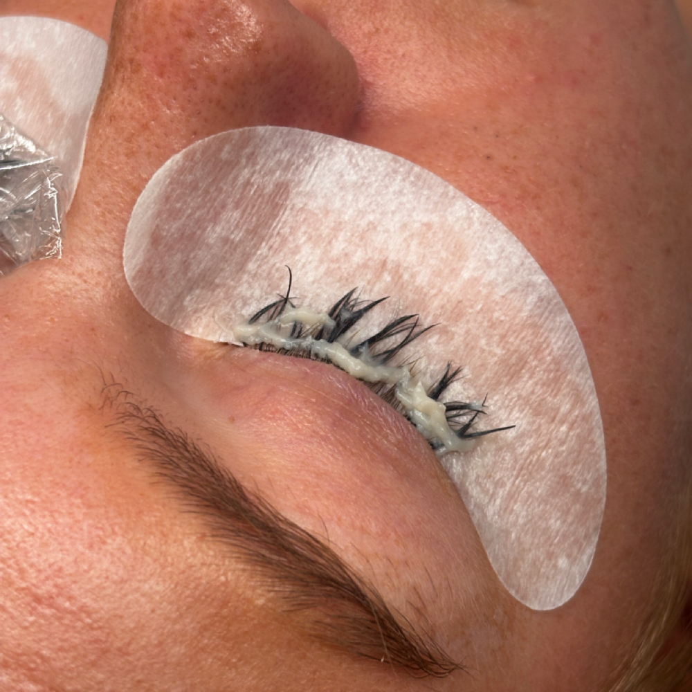 Lash Removal at Esxmelashes in Stephenville, TX