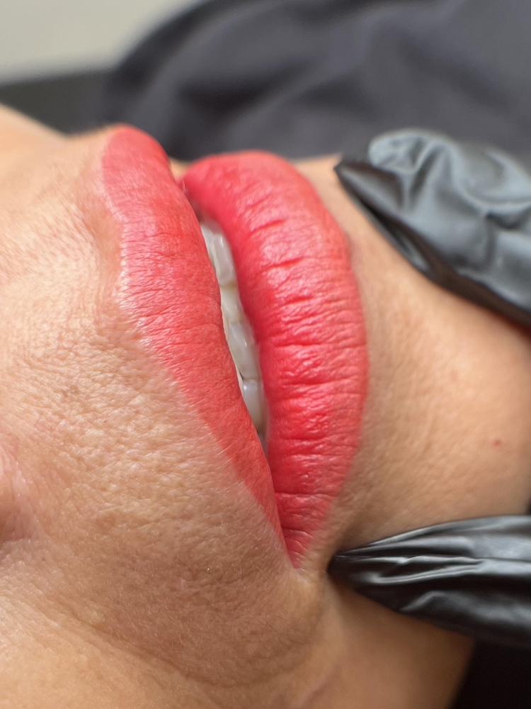 Lip Blushing