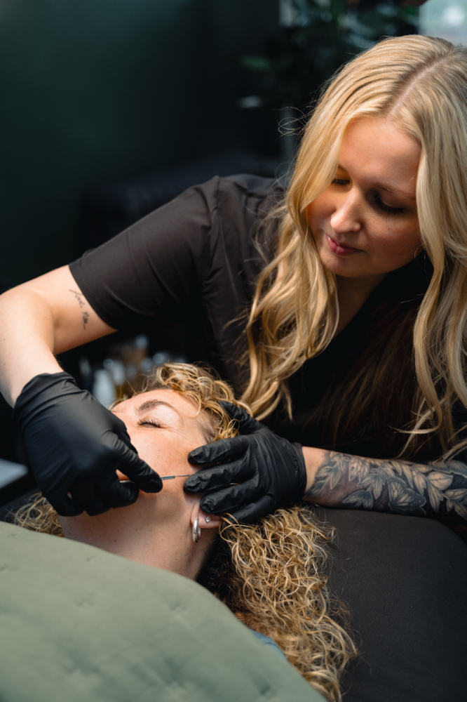 Dermaplane Facial