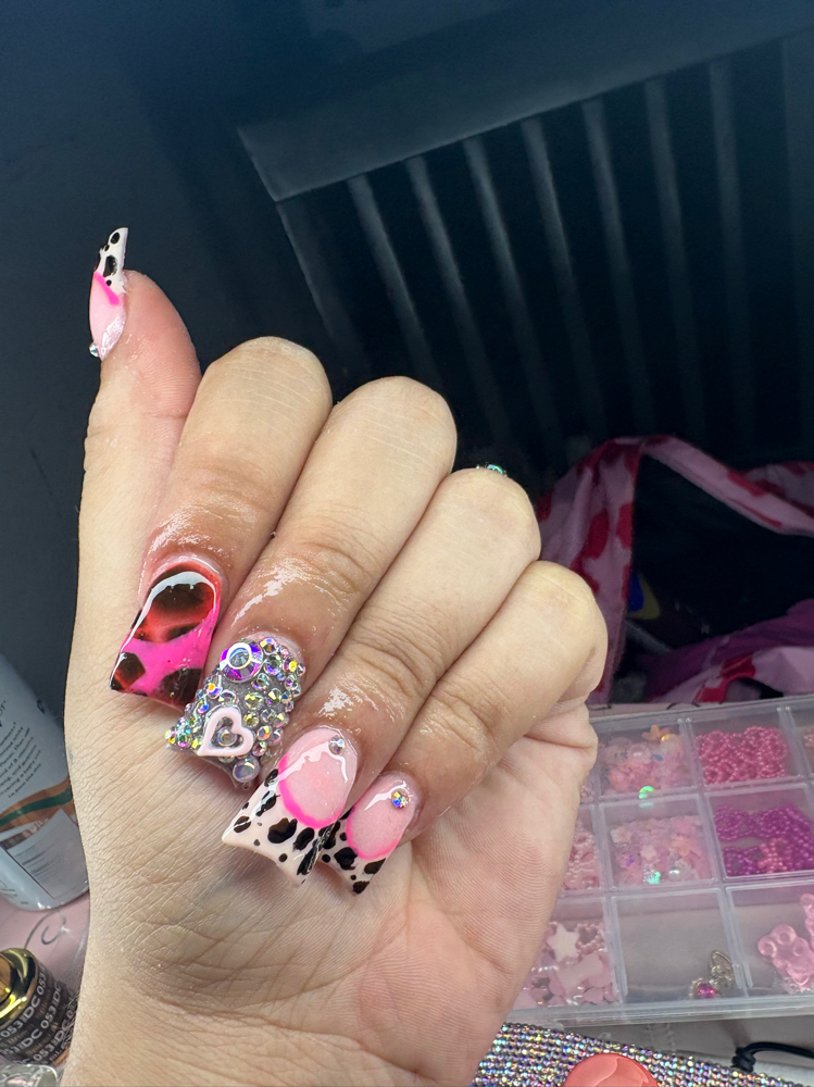 Freestlye Nails at Luckxurious Beauty in Pensacola, FL