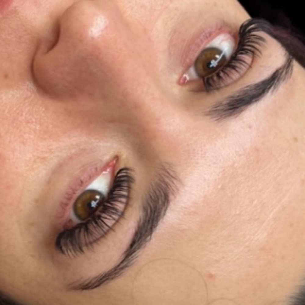 Wet Set at Lash & Body Studio, LLC in Houston, TX