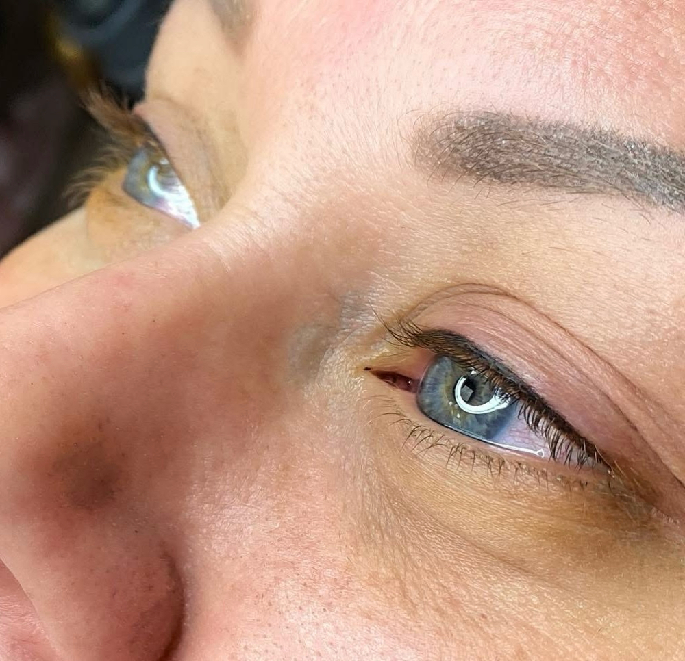 Top Eyeliner Or Bottom (not Both)