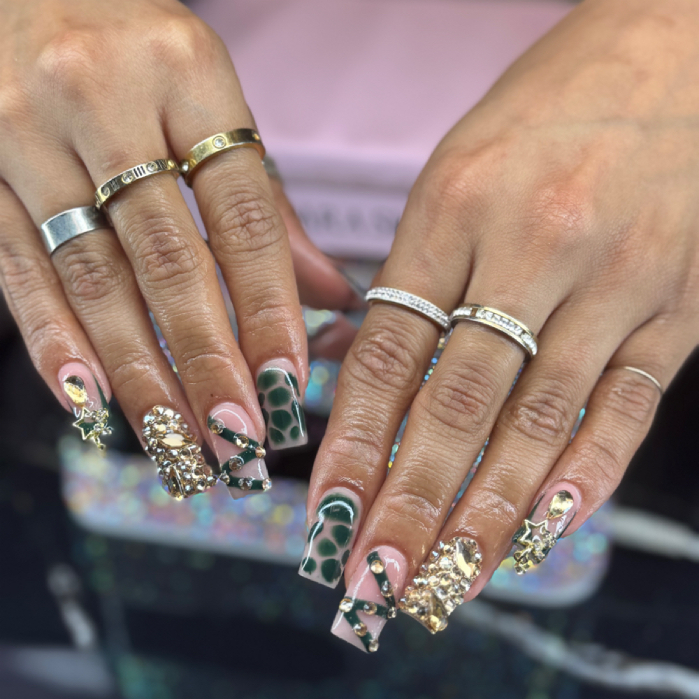 Full Set-Med at Phat Setz in Aurora, CO