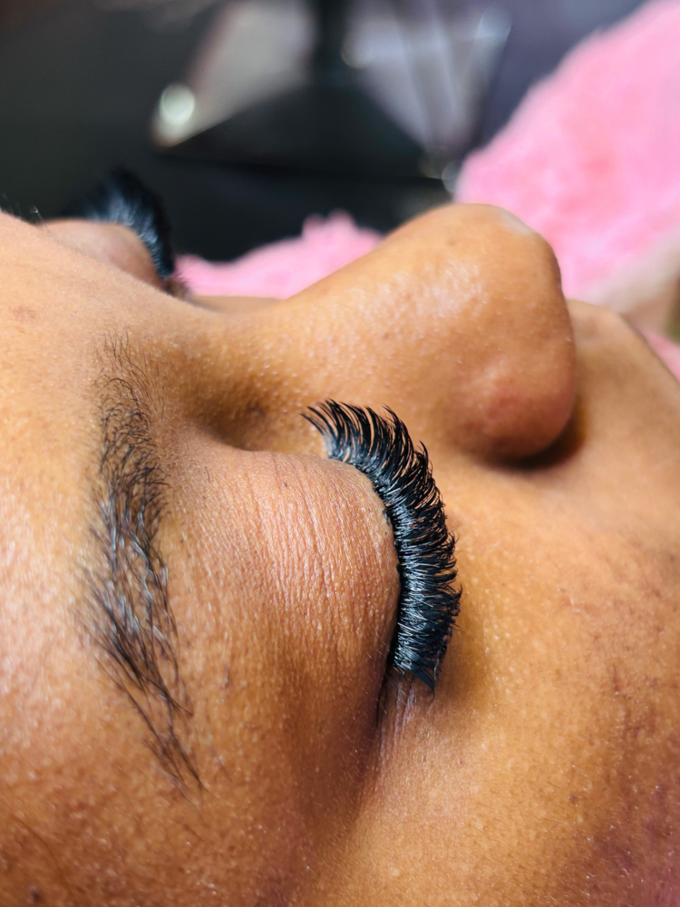 Eyelash Clusters at Everything Braids in Maitland, FL