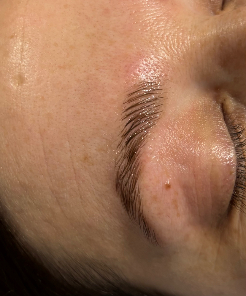 Brow Lamination & Tint