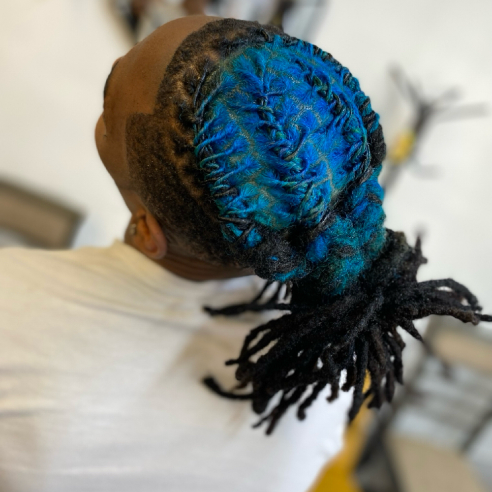 Coloring Locs at T.Marie’s Salon in Frederick, OK