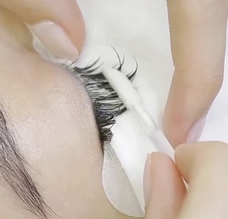 Lash Removal