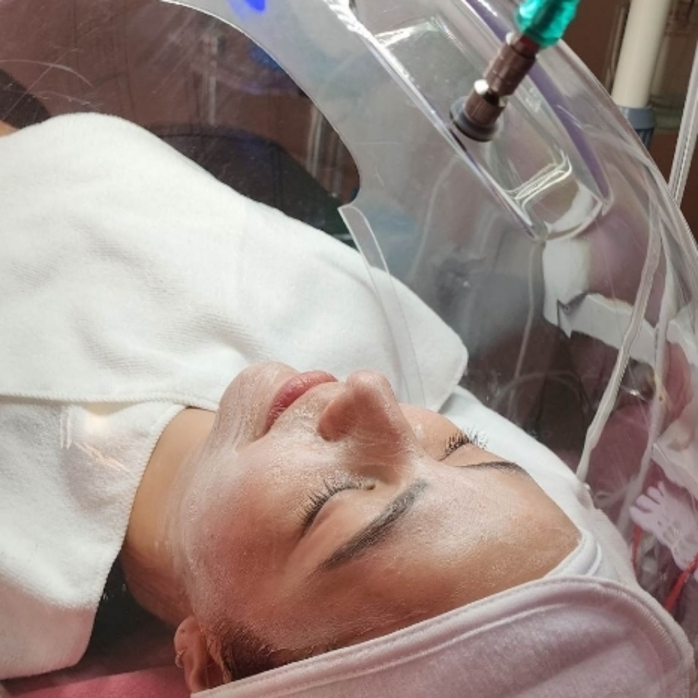 Oxigenation Facial/facial De Oxigen at Beauty Couture MedSpa in Austin, TX