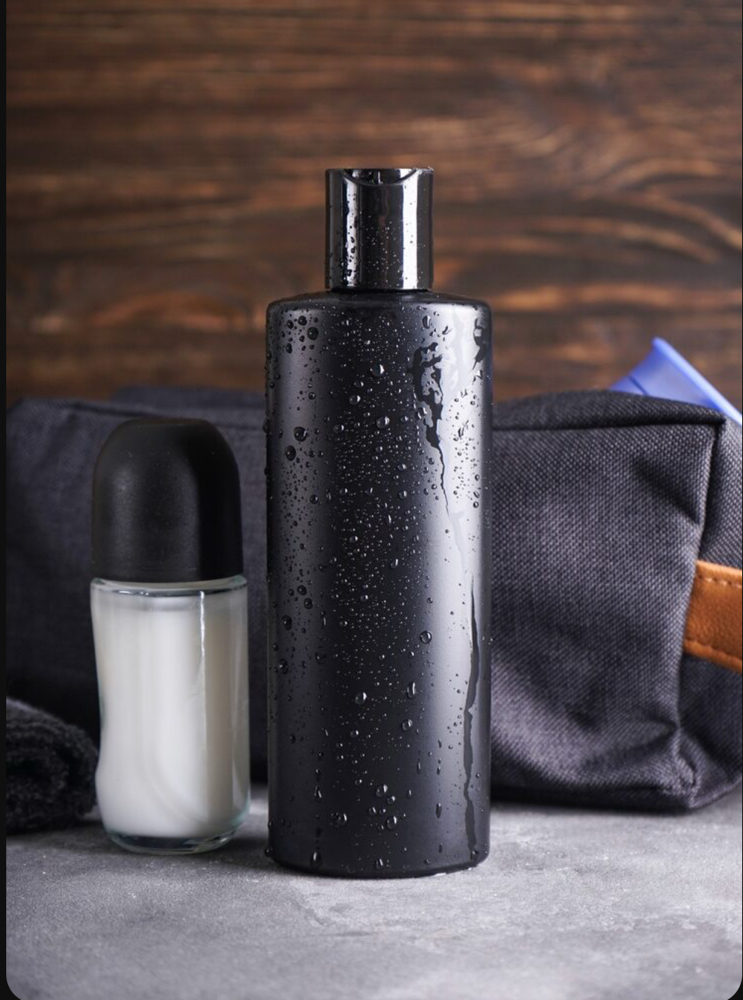 Mens Shampoo at The Faded Mane-Maria in Chester, VA