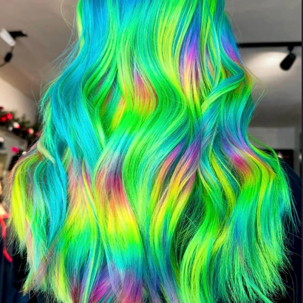 Fashion/Vivid Colors at Chemically Dependent Salon in Redmond, OR