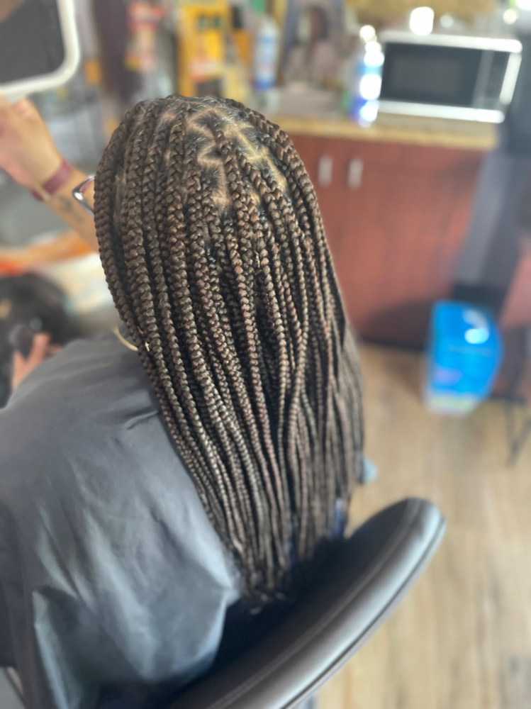 Medium Knotless