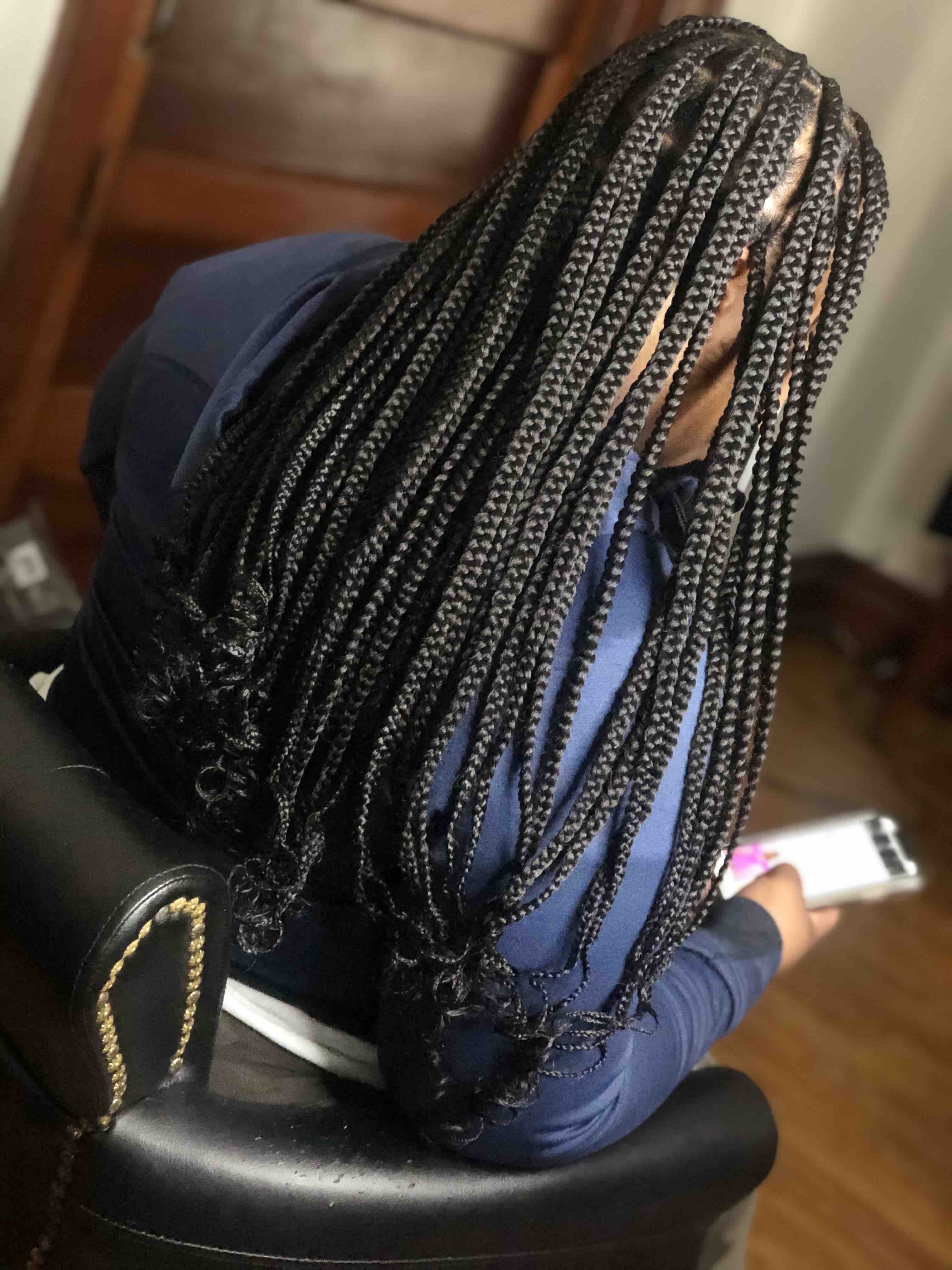 Knotless Box Braids (medium)