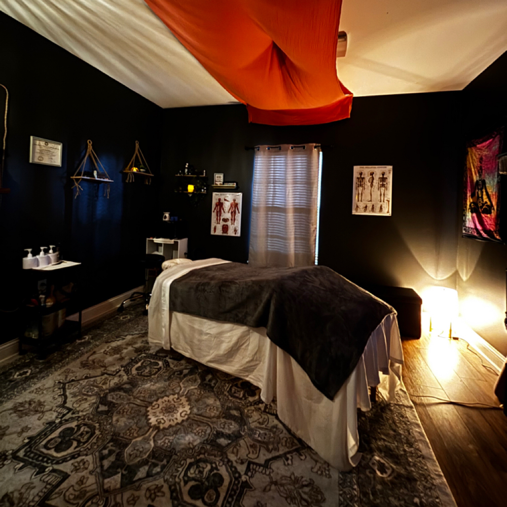 75m Therapeutic Massage at Somatic Massage & Bodywork By Jess in Lexington, KY