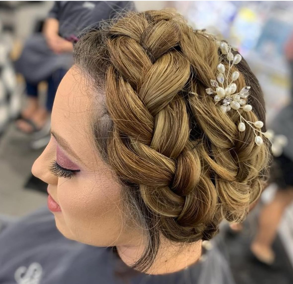 Formal Style at D'Luxx Beauty in San Antonio, TX