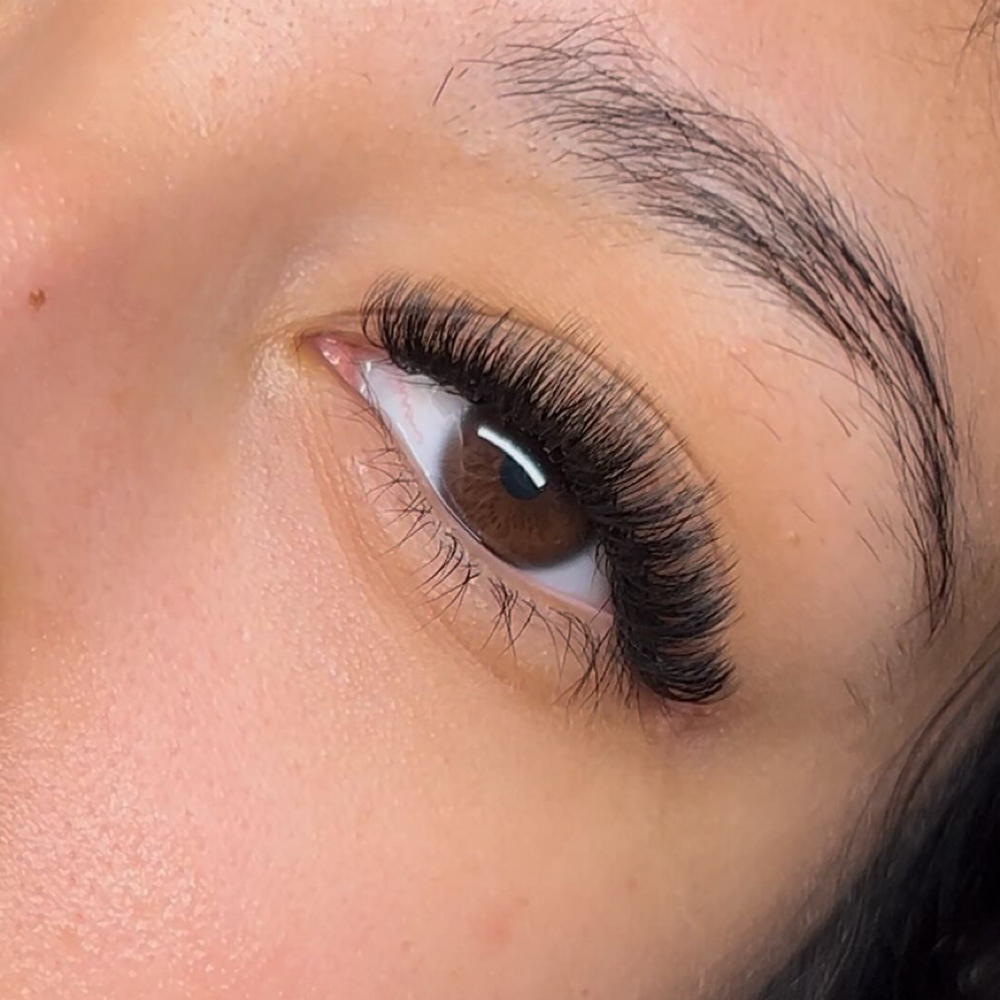Customized Lash Extensions Full Set at NaysLashLounge in Laredo, TX