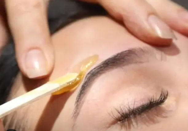 Eyebrow Wax at FC Lash & Beauty LLC in Islandia, NY