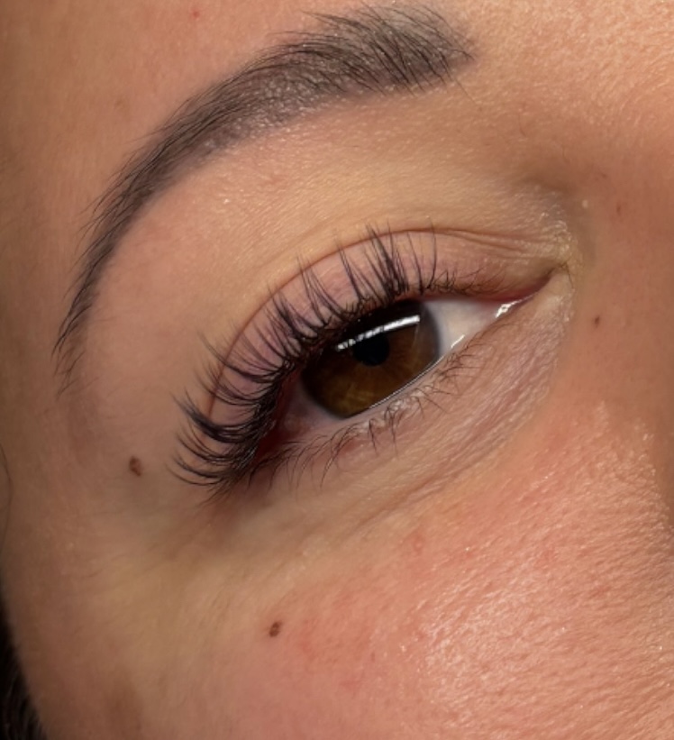 Light Volume Lash Extensions