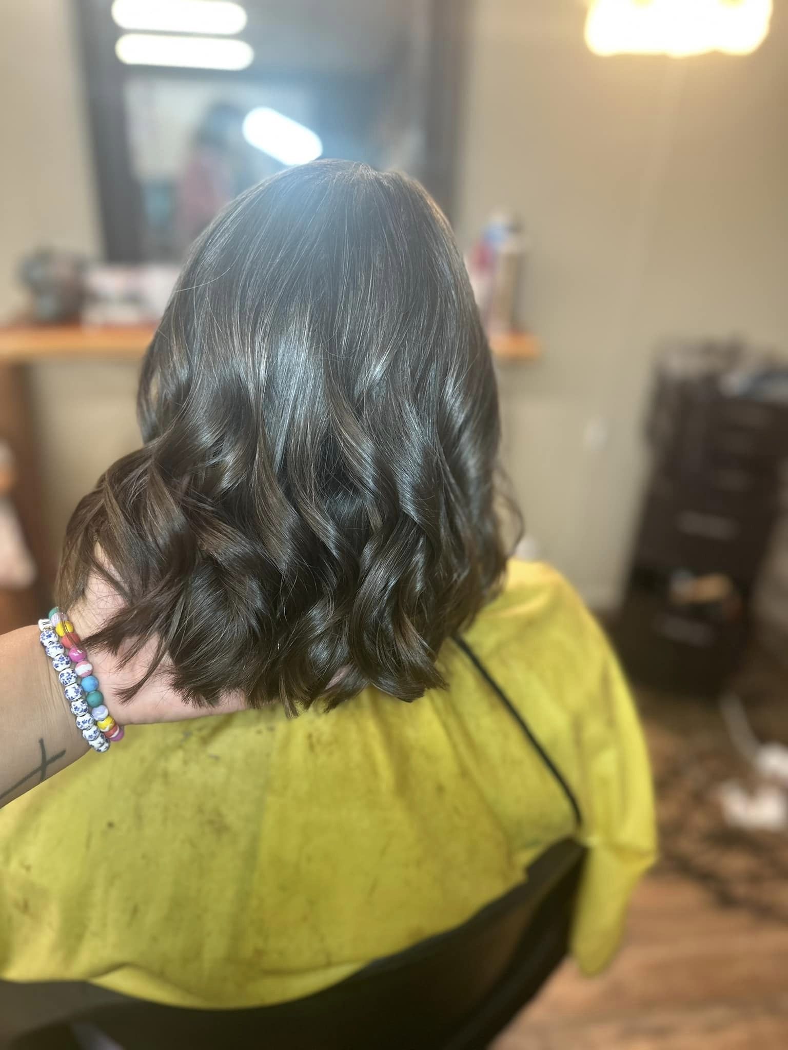 Women's Shampoo Cut & Style