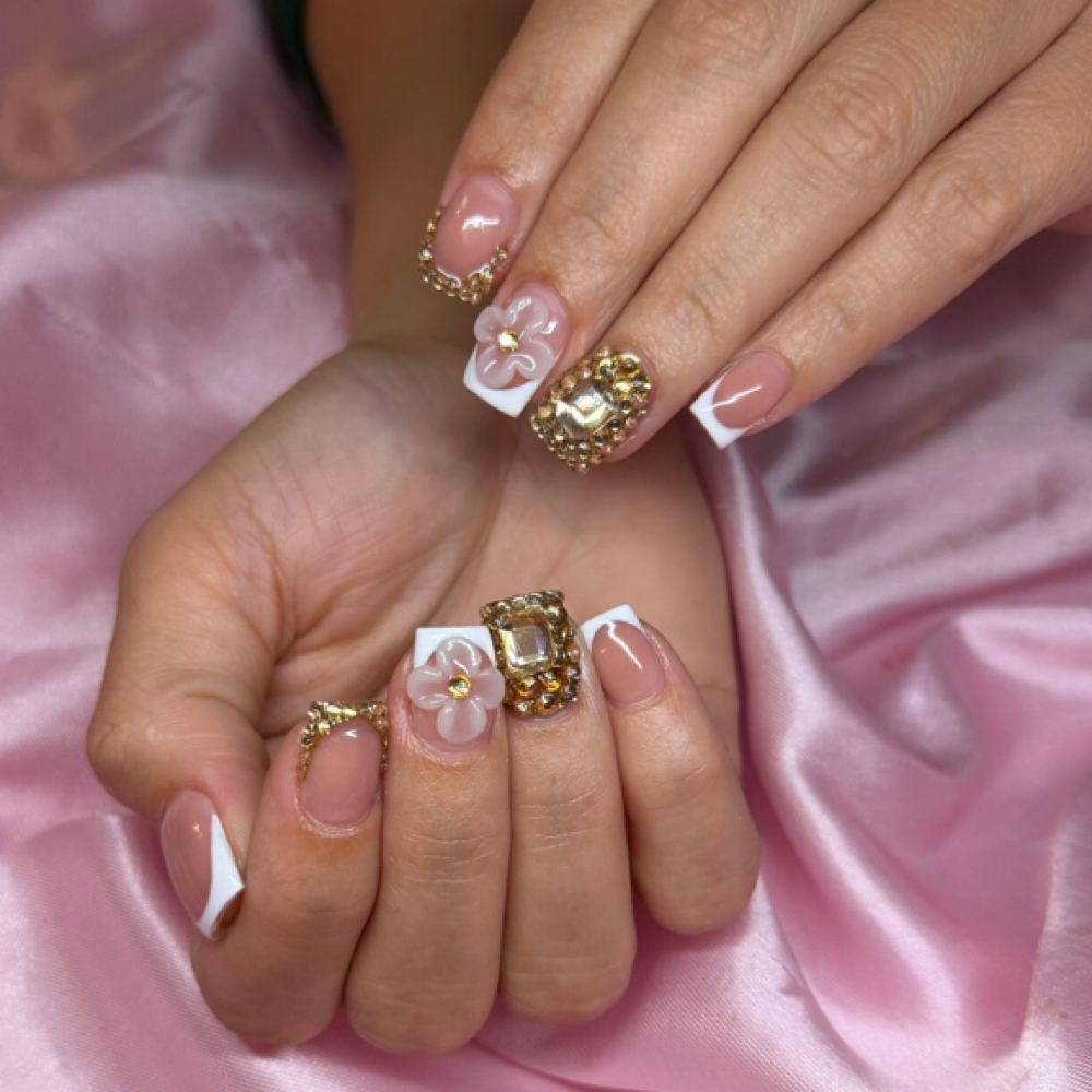 Swarosvki Desings at Nails Glam By Yeli in Reading, PA