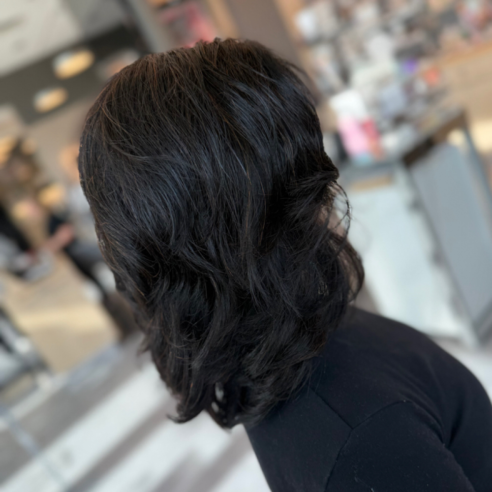 woman's Haircut at Alnoor beautyhouse in Brookfield, WI