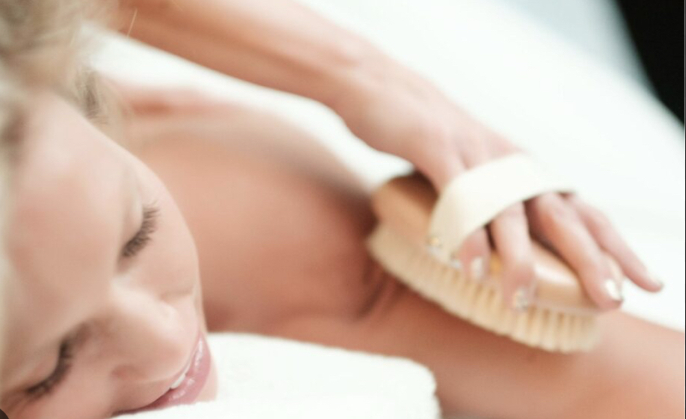 *NEW!* Detox Dry Brush Body Treatm.