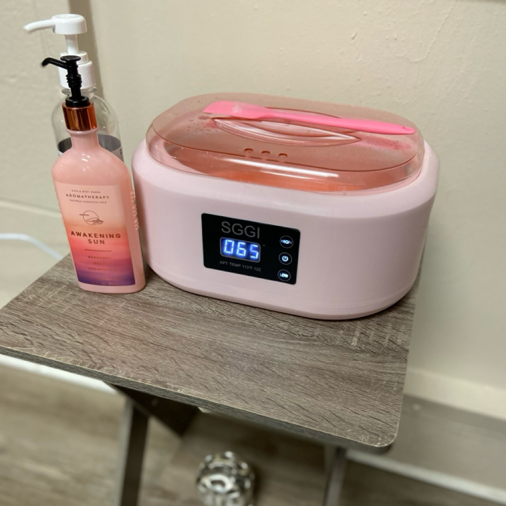 Moisturizing Hand Treatment at LeoLove Hair in East Milton, FL