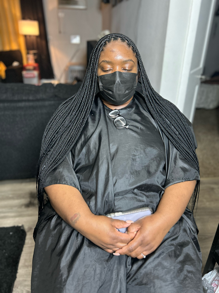 Smedium Knotless Braids