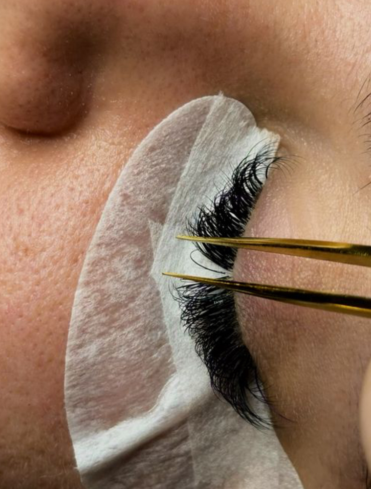 Classic Lash Extensions Full Set