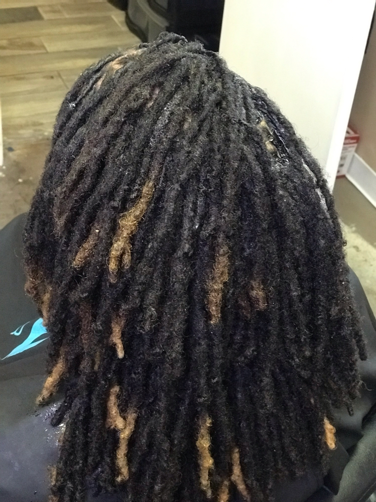Loc Retwist at Tyes That Bind in Texarkana, TX