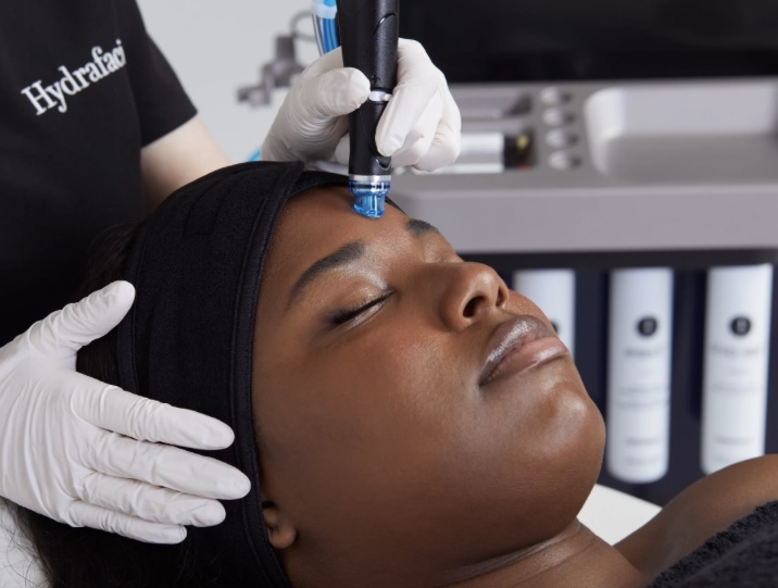 Hydrafacial+Dermaplaning