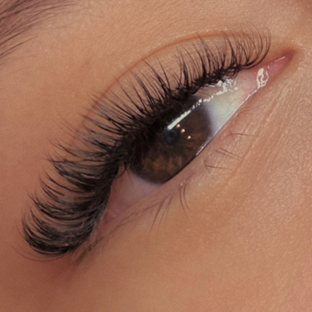 Hybrid Set at Luna Lash in Naples, FL