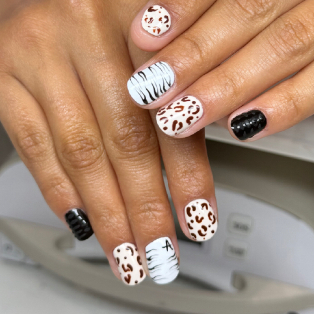 gel manicure at villaxnails in Mundelein, IL
