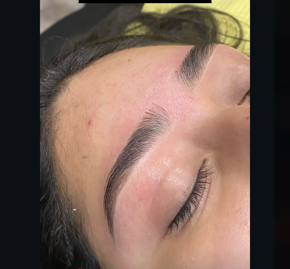 Brow wax & Shape