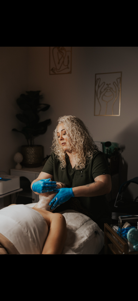 ✨Holiday Custom Facial ✨