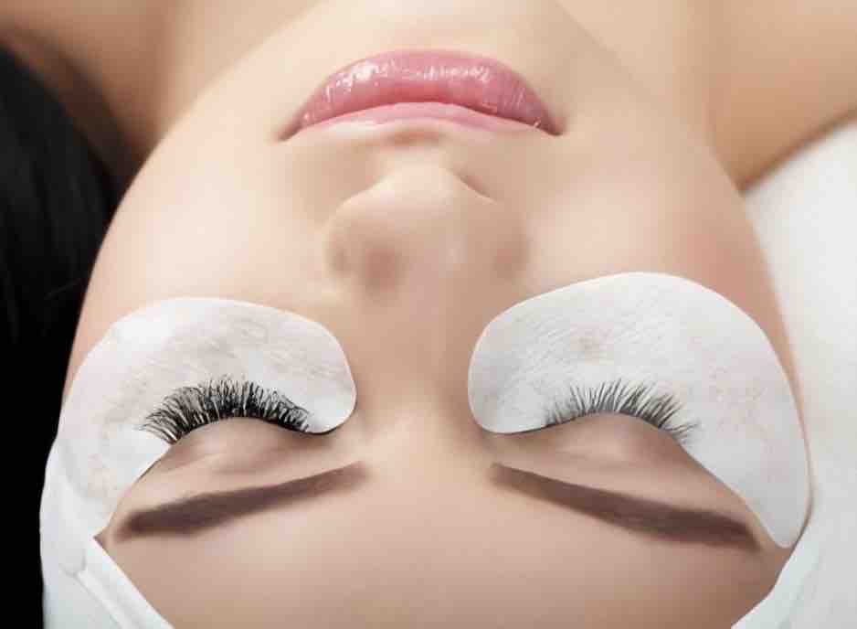 Lash Extension Removal at Sara Warner Lashes in Lexington, KY