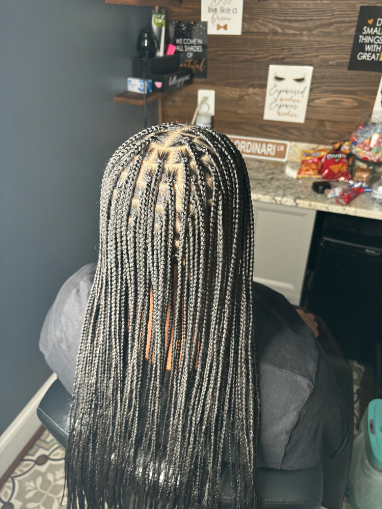 Small Knotless(waist length)