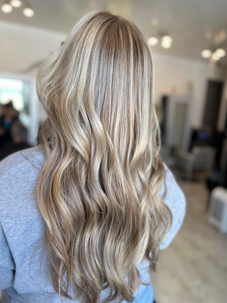 Blowout W/ Curls