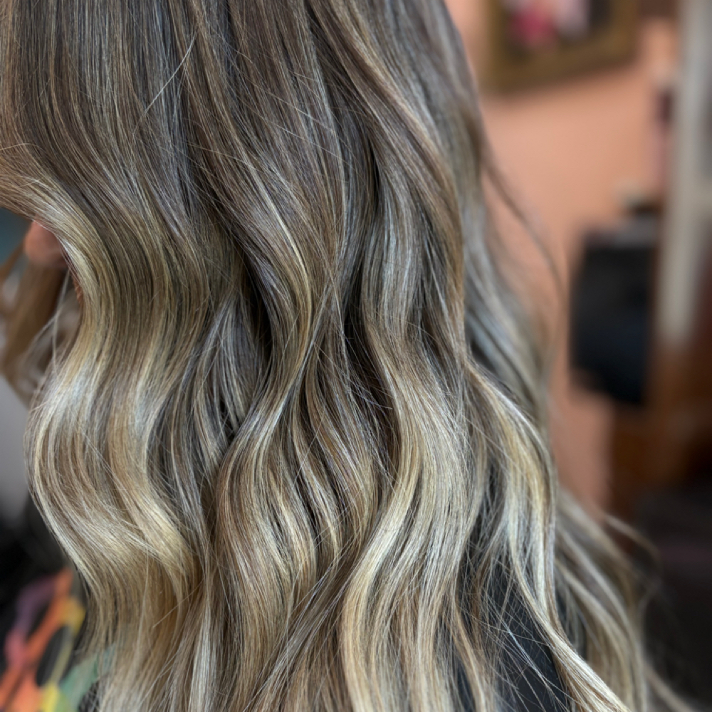 Shampoo + Blow Out + Style