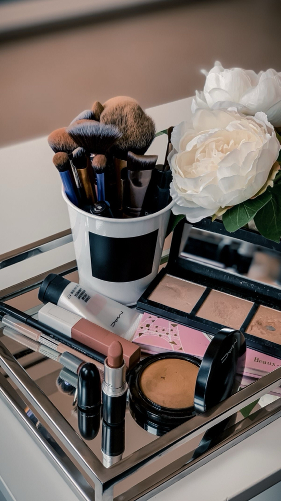 Full face glam